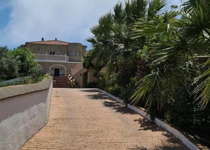 Villa El Castillo *